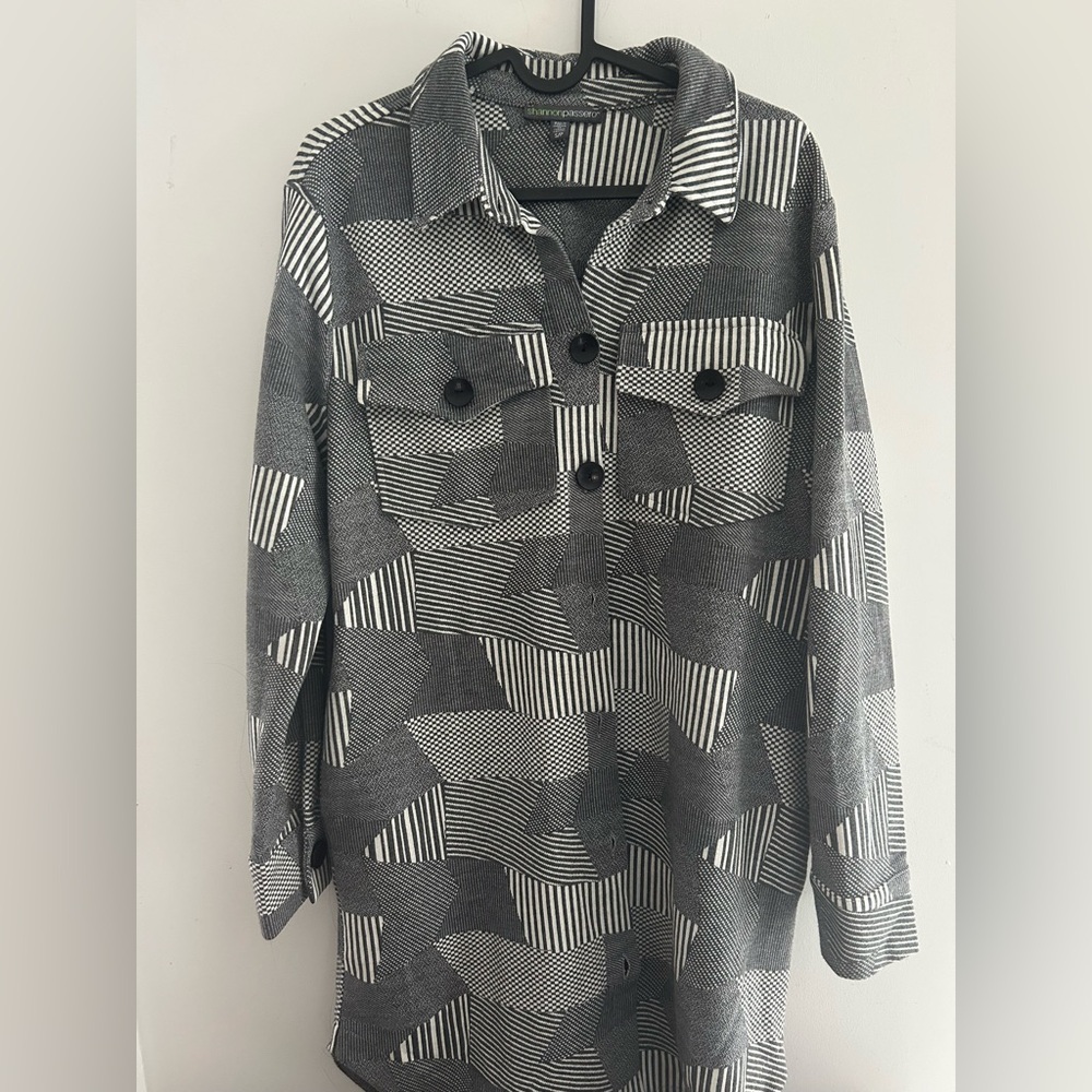 Shannon Passero Black and White Geometric Button-Up Long Shirt Jacket small